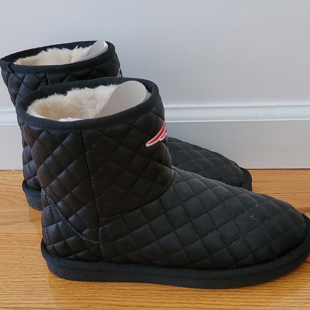 New England Patriots Quilted Black Boots with Logo- new w/o box - Picture 2 of 4